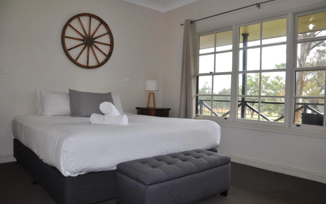 Pokolbin Village – Guest Rooms – Pokolbin