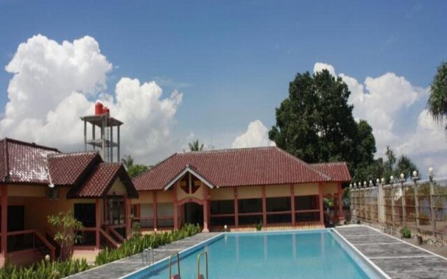 Batu Layar Hotel