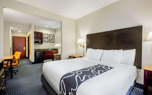La Quinta Inn & Suites by Wyndham Mt. Laurel - Philadelphia