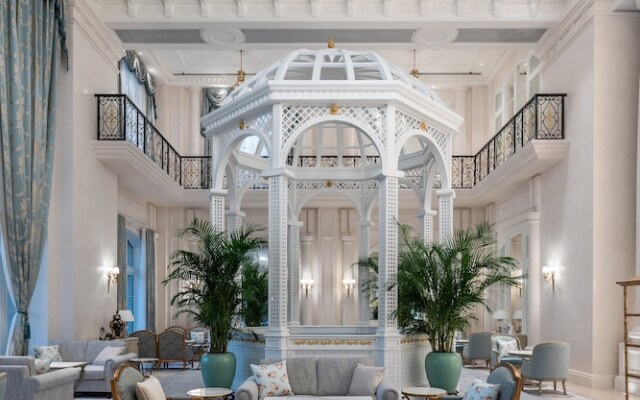 Lvcheng Taohuayuan Huanglong Hotel