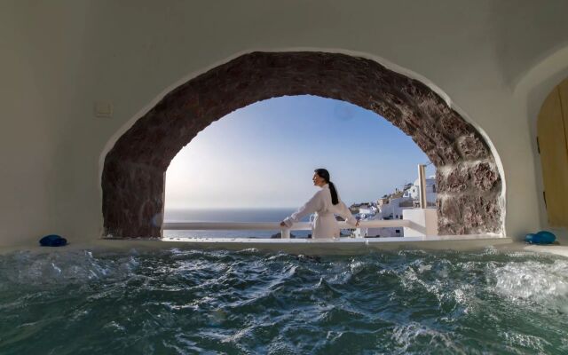 Art Maisons Oia Castle Hotel