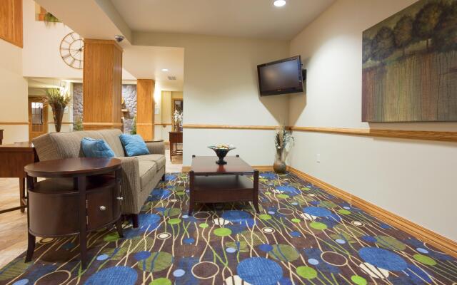 Holiday Inn Express & Suites Antigo, an IHG Hotel