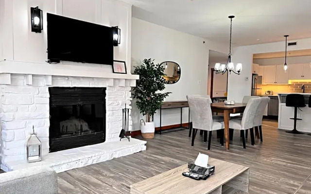 Les Eaux 227-1 by Escapades Tremblant