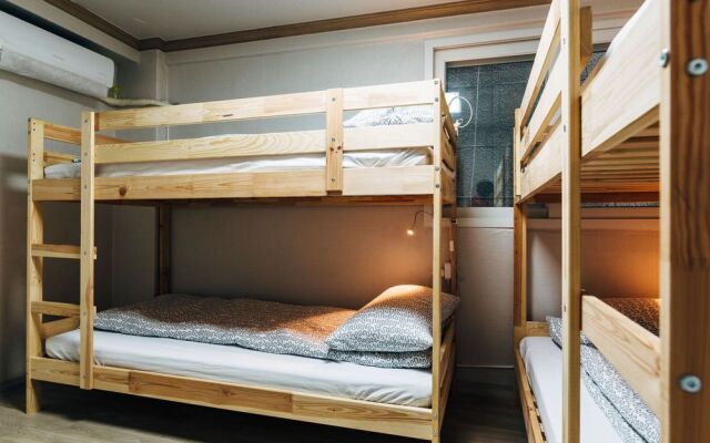 10 Guesthouse Hostel