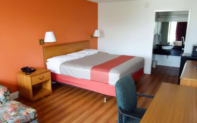 Motel 6 Natchitoches, LA