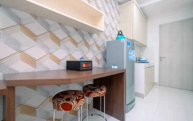 Relaxing Studio Apartment at Azalea Suites Cikarang