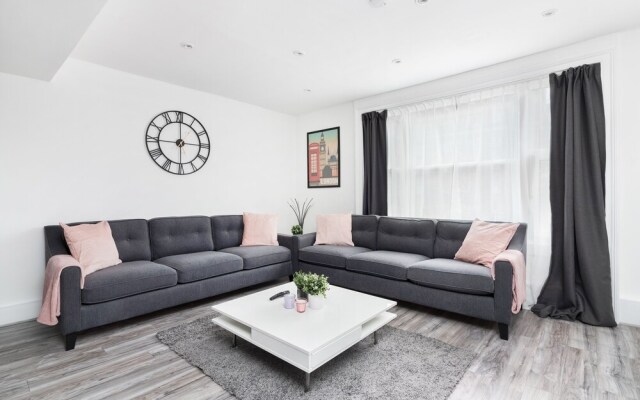 Luxury 3 Bedrooms Apartment in Central London