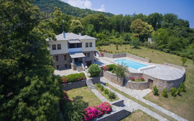 Unique house in a dream place in Tsagarada