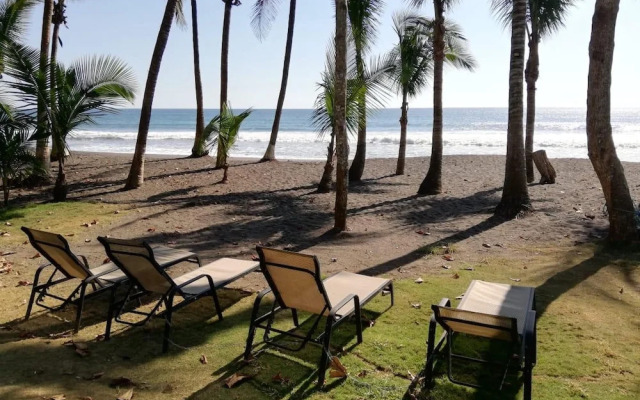 Ola Bonita BeachFront Apart Hotel