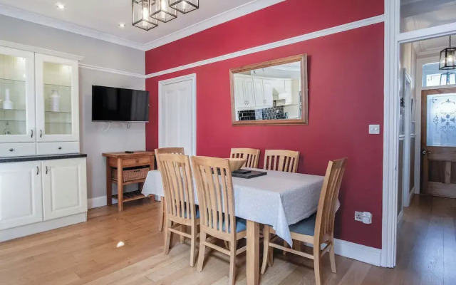 Overland Road 4 Bed House Mumbles