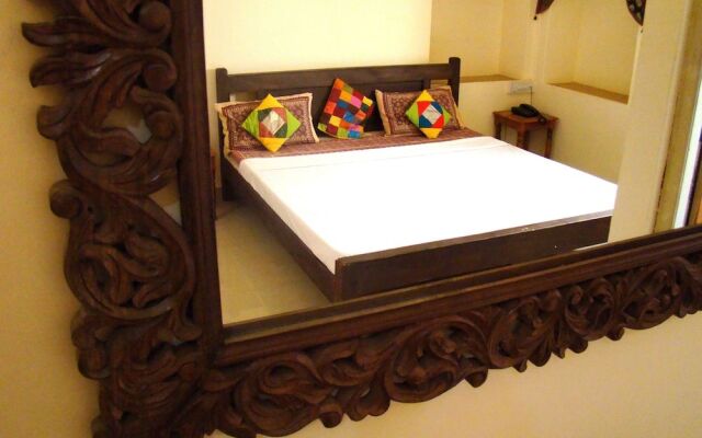 Hotel Heera Court