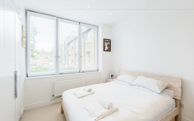 Natural light and modern home in Primrose Hill