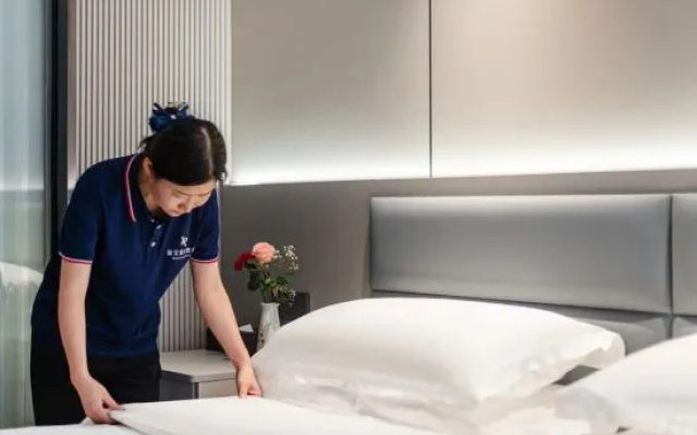 REZEN LONGHH HOTEL (Sha Tai nan Lu Dian, Tianpingjia subway station, Guangzhou) – People – Guangzhou