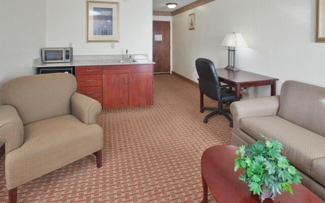 Holiday Inn Express Suites Wilson I-95