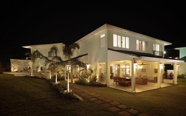 Coral Cay Villas