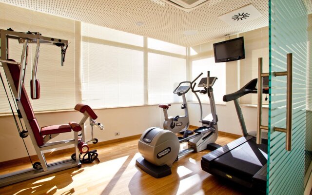 Breaking Business Hotel