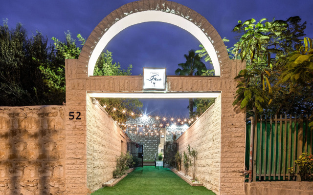 La Finca Luxury Suites Hotel