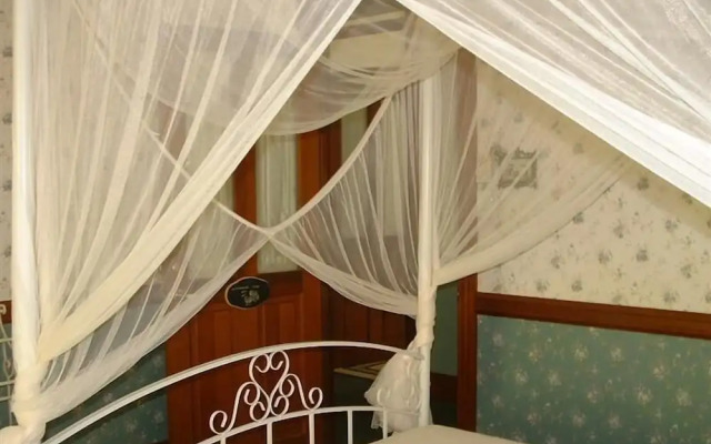 Riviera Bed and Breakfast