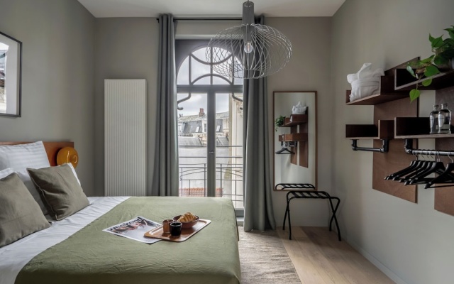 A Place - Schuttershofstraat 5
