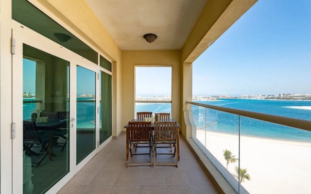 Palm Living 2BR Maid w Pool Beach Access