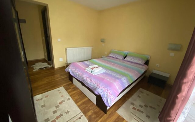 Impeccable 10 Bed Villa In Albac
