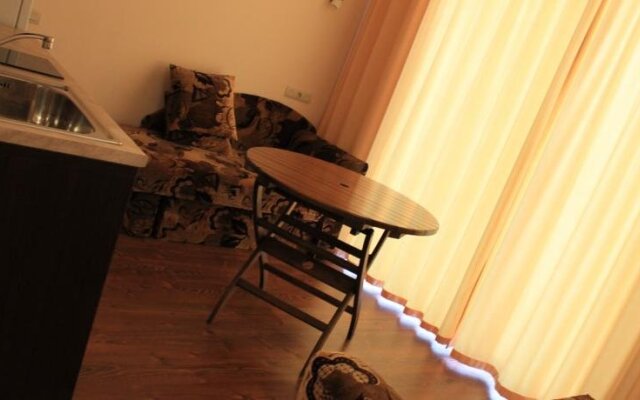 Apart Hotel "Eden"
