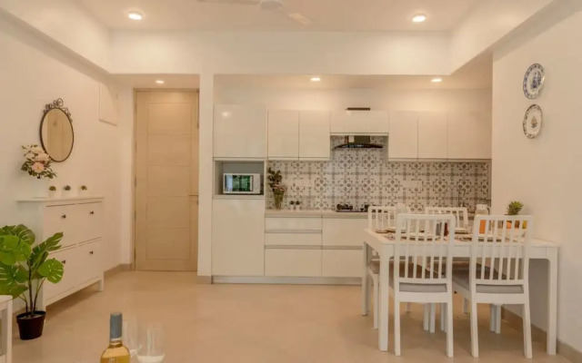 1BR Apt in Candolim With Pool 5 Mins From Beach