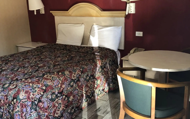 Travelers Inn