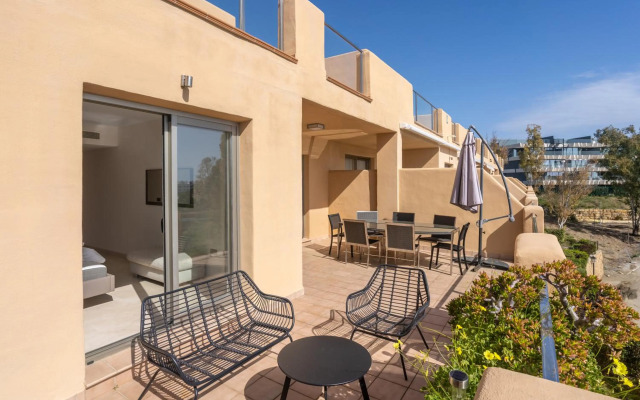 Apartment in Estepona with sea view