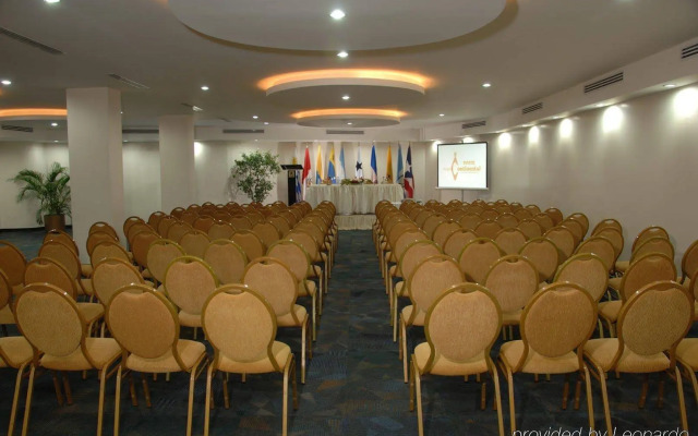 Renaissance Panama City Hotel
