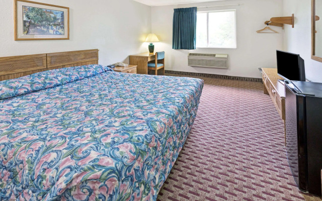 Super 8 by Wyndham Canonsburg/Pittsburgh Area