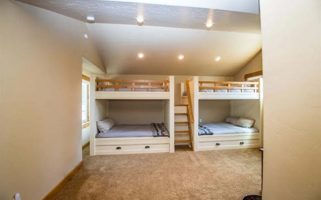 56540 Sunstone Loop 4 Bedroom Home