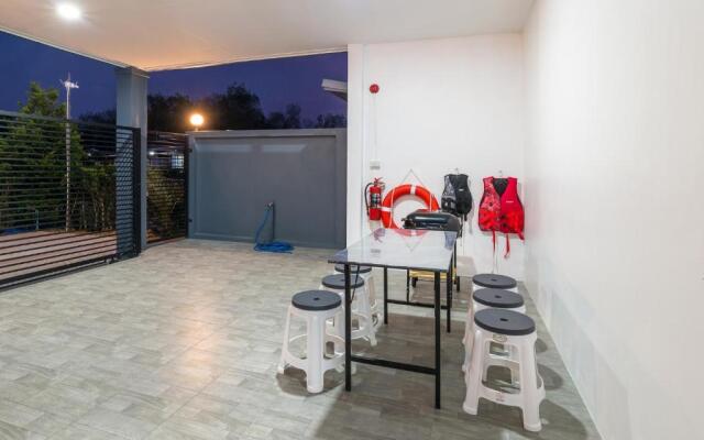 Lark Pool Villa Krabi