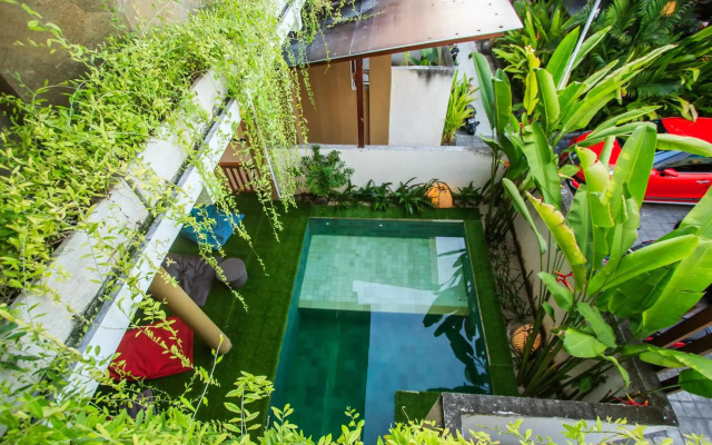 Kuta Suci Beach Hotel