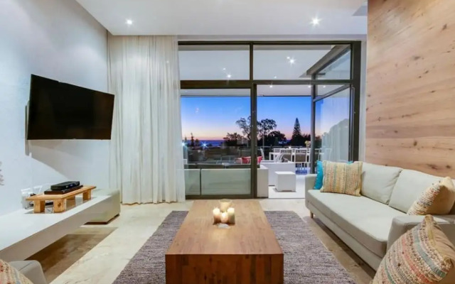 Harrier Place - Four Bedroom Villa, Sleeps 8