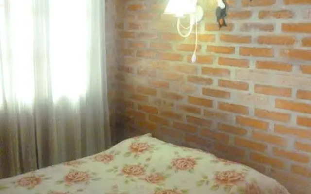 Residencial Azaleas Place Guest House