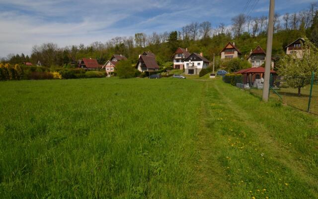 Holiday Home In Orasice- Počedělice With Garden