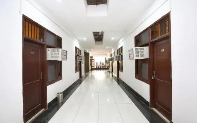 OYO 14823 Skyheights