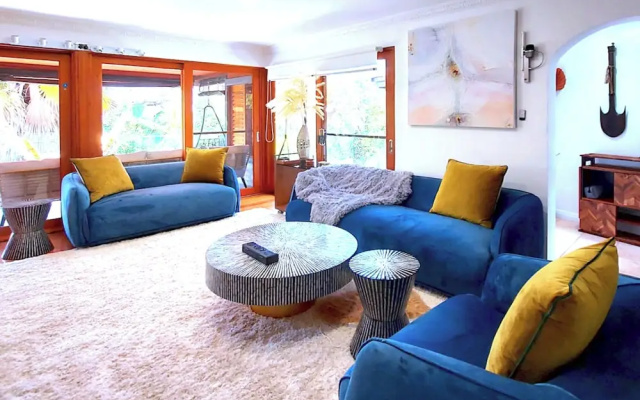 Charming Retreat! at Famous Palm Beach! Outdoor Spa Till 8! Walk to Ocean Beach! – Guest Rooms – Sydney