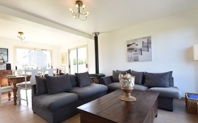 Luxurious Holiday Home in Plouhinec Near Sea