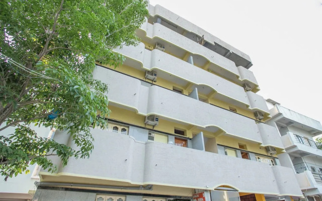 OYO 13024 Bip Inn 2021