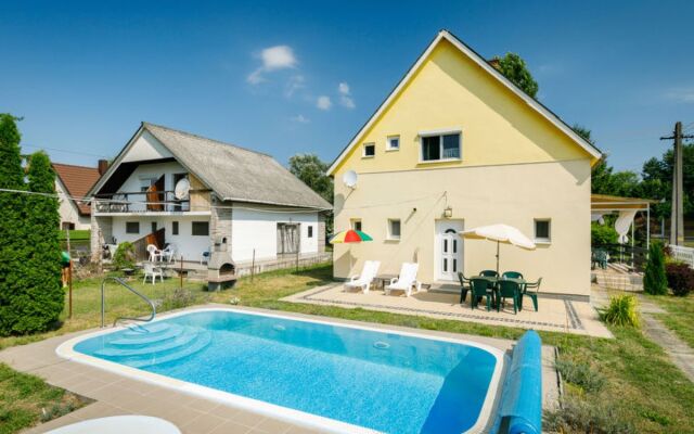 House Sunny Day Balatonmariafurdo