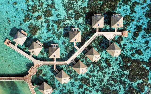 Tahiti Ia Ora Beach Resort