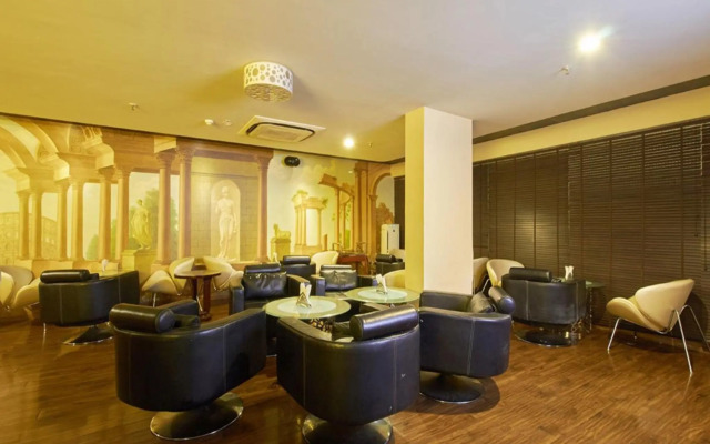 Royal Reve Hotel