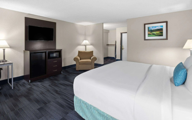 Baymont Inn and Suites by Wyndham Farmington, MO