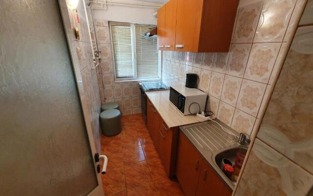 Apartament Parter 3 Strada Rozelor