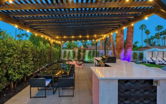 The Blush - With Pool Bars Neons, Palm Springs