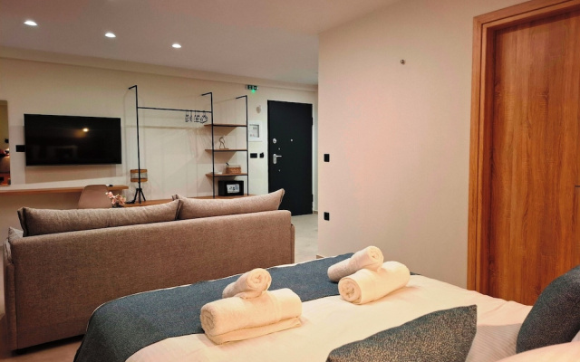 Aelia Luxury Apartments & Pool