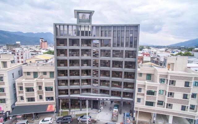 Ket Hotel