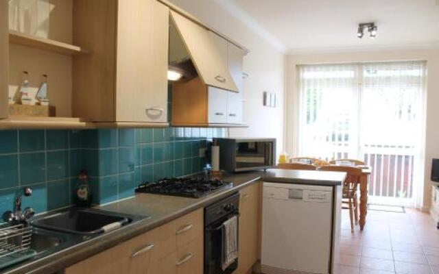 Number 6 Braeside Mews